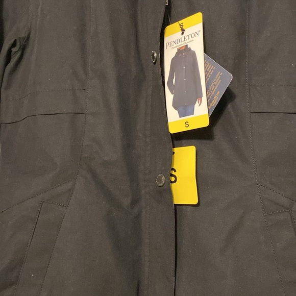 Pendleton coat - Picture 3 of 8